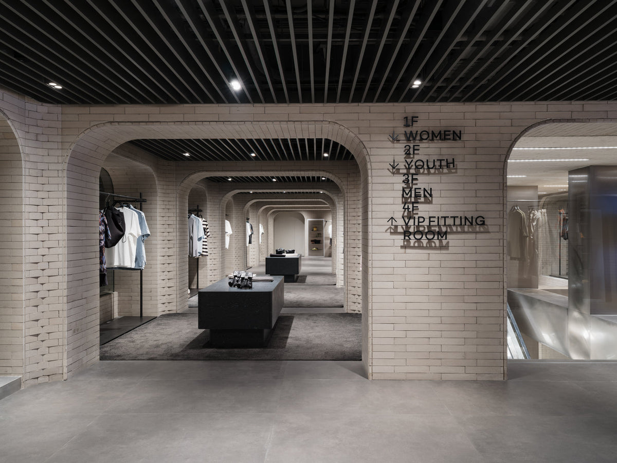 When Metal Carries the Room: From Facade Identity to Everyday Performance