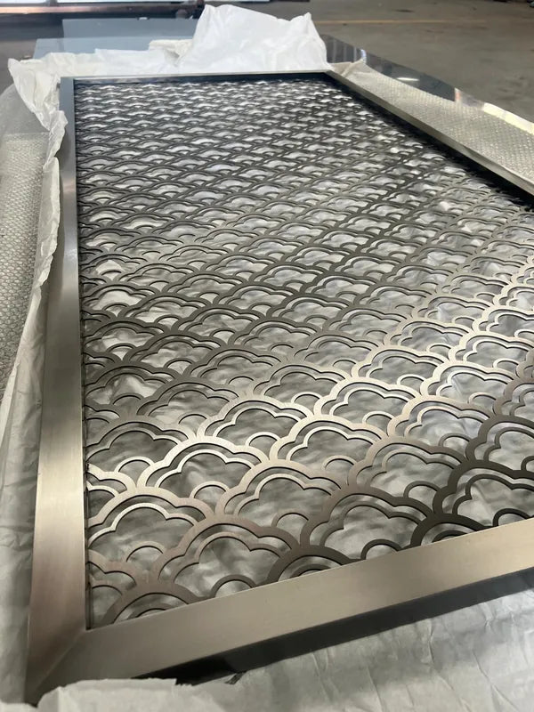 Silver Scallop Stainless Steel & Aluminum Lattice Screen