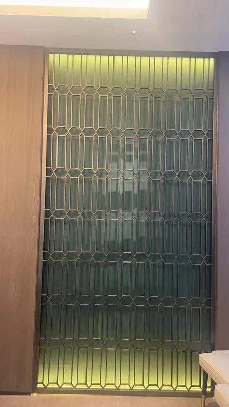 Overall view of Bronze Diamond Lattice stainless steel Screen