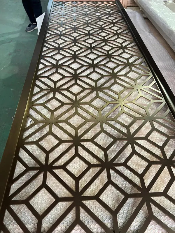 Fabrication detail of Bronze Cube Lattice stainless steel Screen Panel