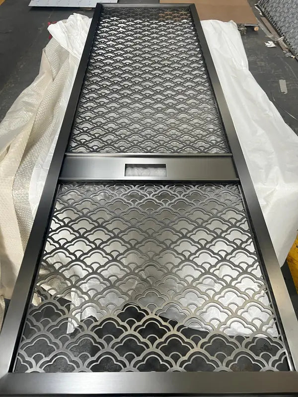 Silver Scallop Laser Cut Stainless Steel Screen
