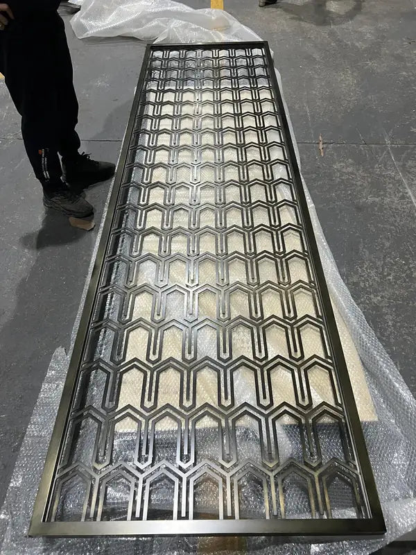 Overall view of Bronze Elongated Hexagon stainless steel Screen