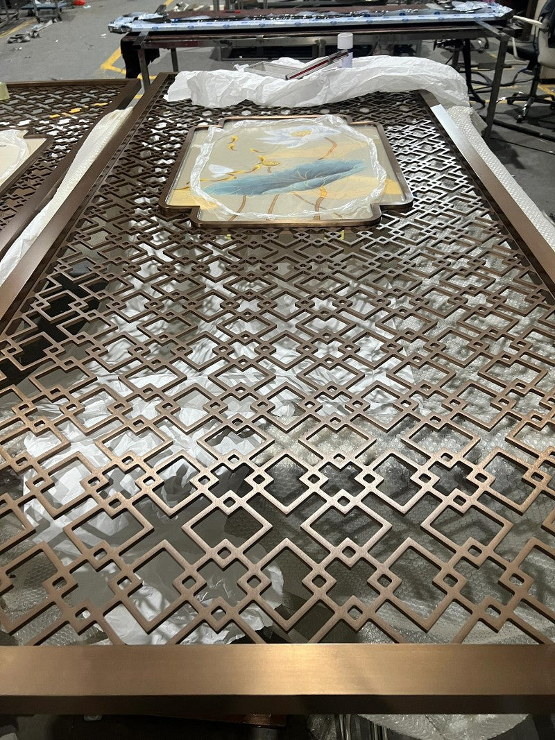 xinmaometal-bronze-stainless-steel-laser-cut-screen-geometric-panel-detail
