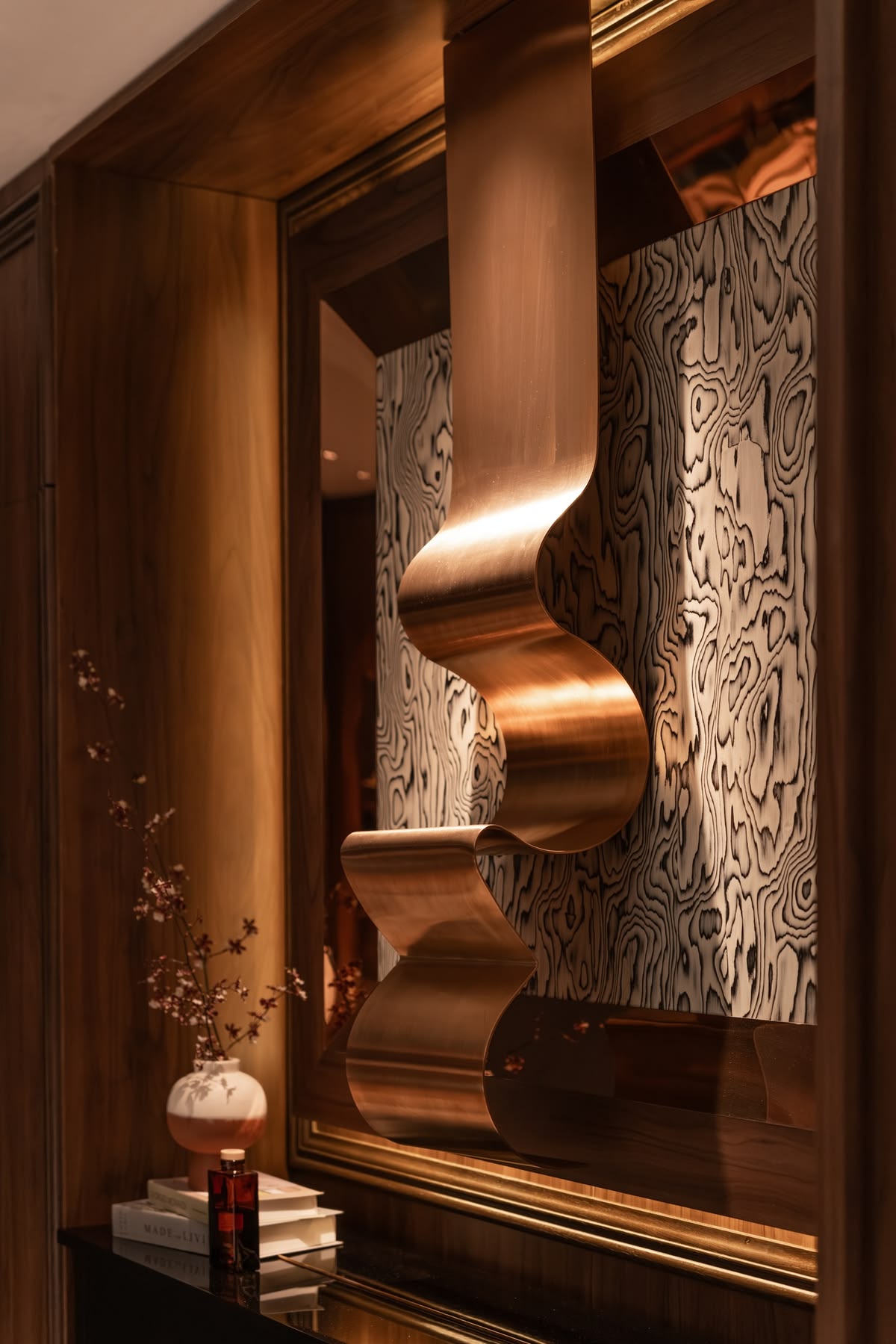 xinmaometal-bronze-stainless-steel-sculptural-wall-panel-interior