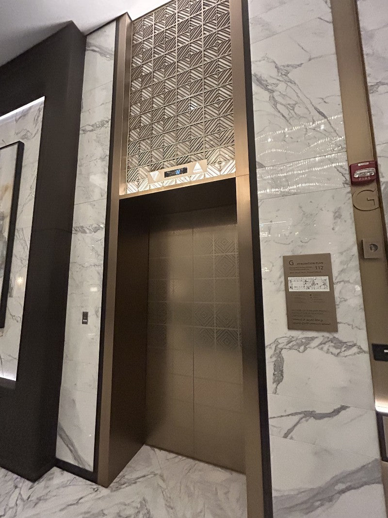 xinmaometal-gold-geometric-stainless-steel-elevator-door-frame