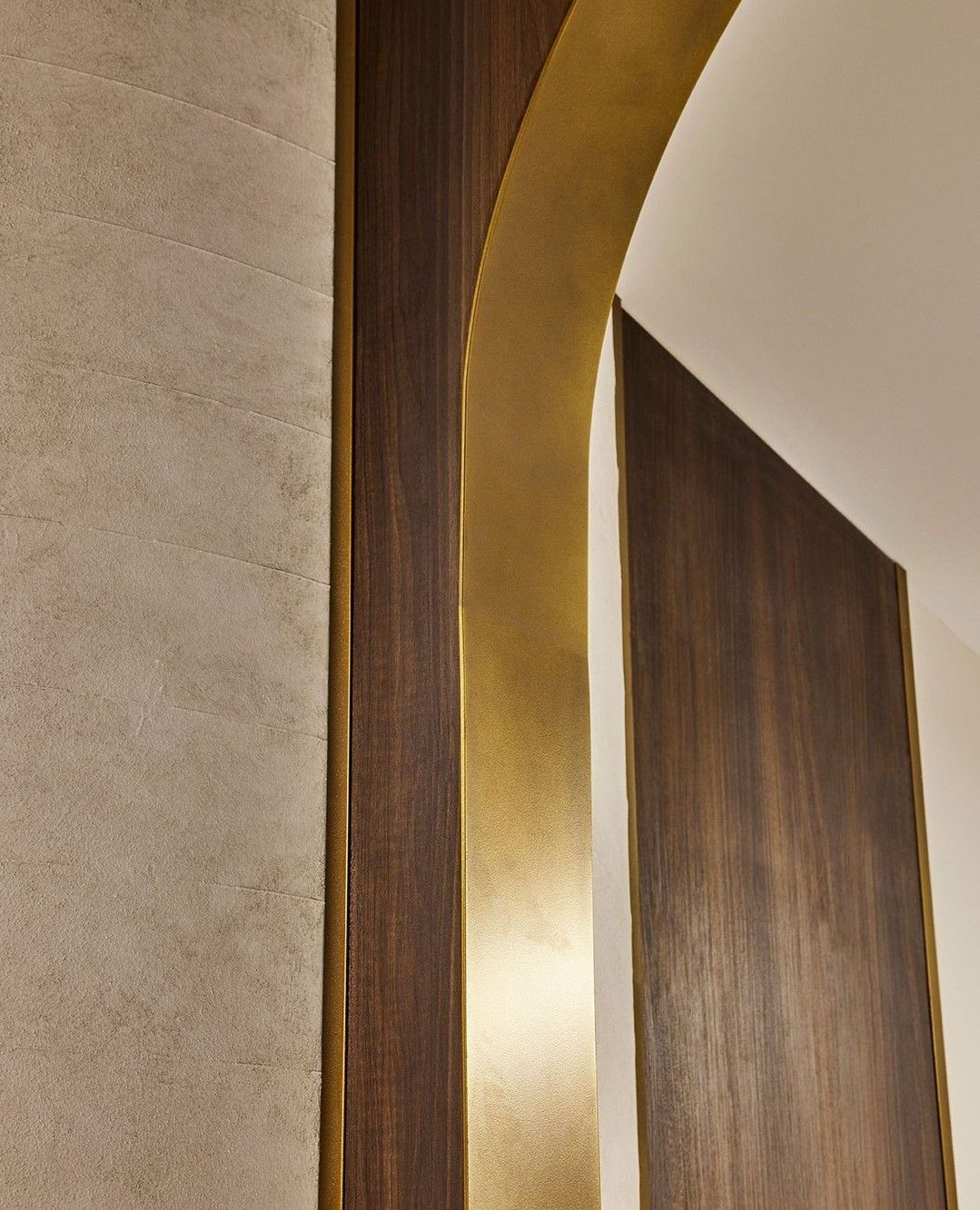 xinmaometal-gold-stainless-steel-arched-wall-trim-detail