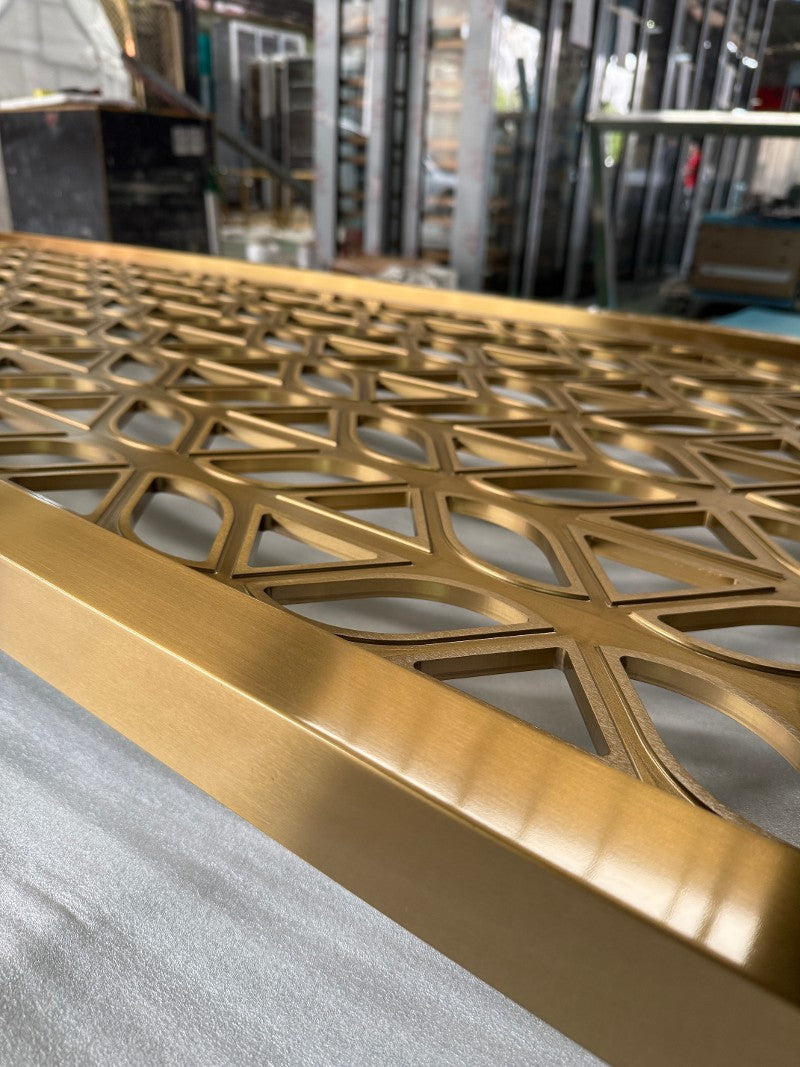 xinmaometal-gold-stainless-steel-framed-laser-cut-screen-workshop-detail