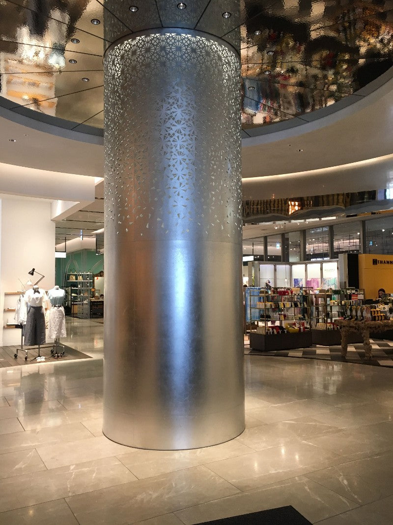 xinmaometal-silver-perforated-stainless-steel-column-retail-mall
