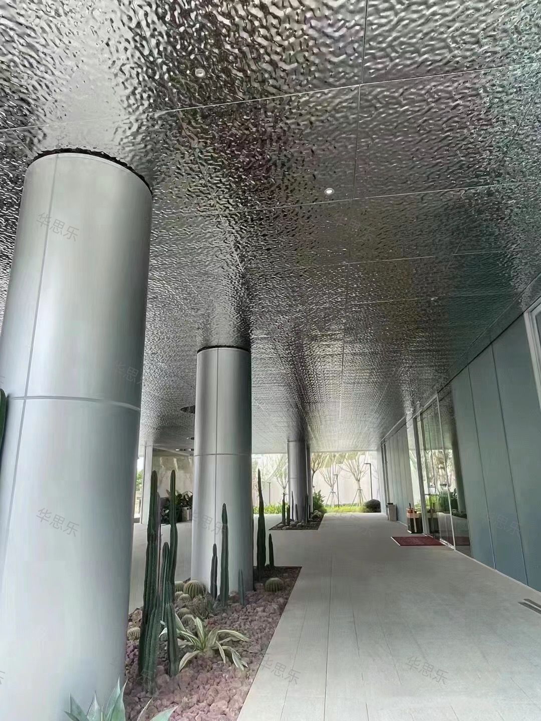 xinmaometal-silver-water-ripple-stainless-steel-ceiling-covered-walkway